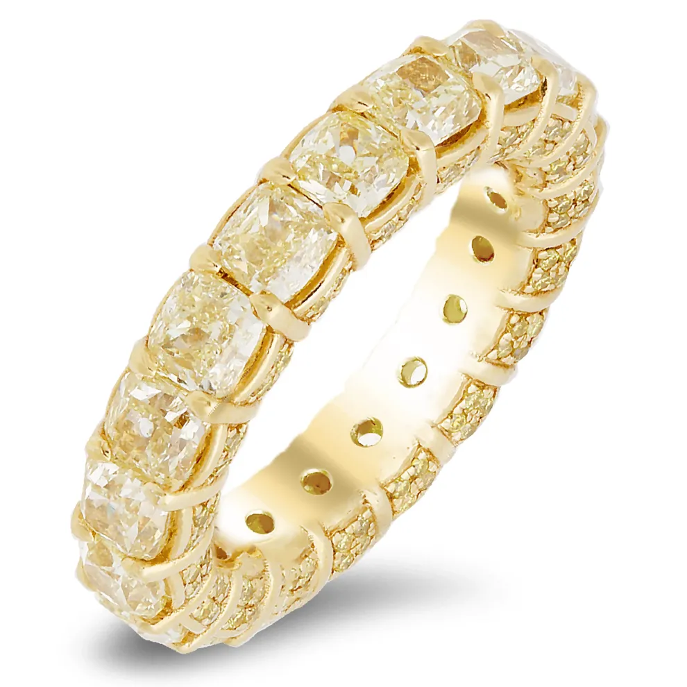 18K Yellow Gold Band With 0.66 Ct And 7.29 Ct Diamonds